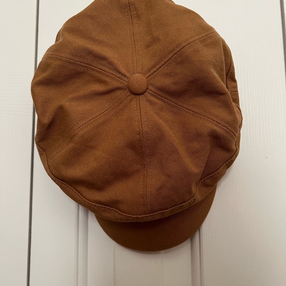 NWOT Tan Newsboy Hat - Picture 5 of 5